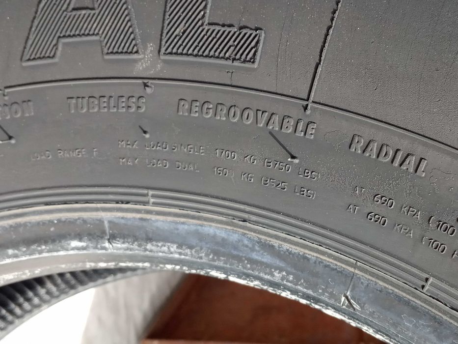 2 тежкотоварни гуми 215/75R17.5 Continental Regional LDR1+ 126/124M