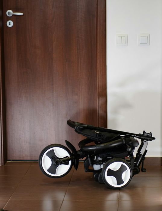 Tricicleta ultrapliabila Coccolle Spectra Plus cu roti spuma EVA