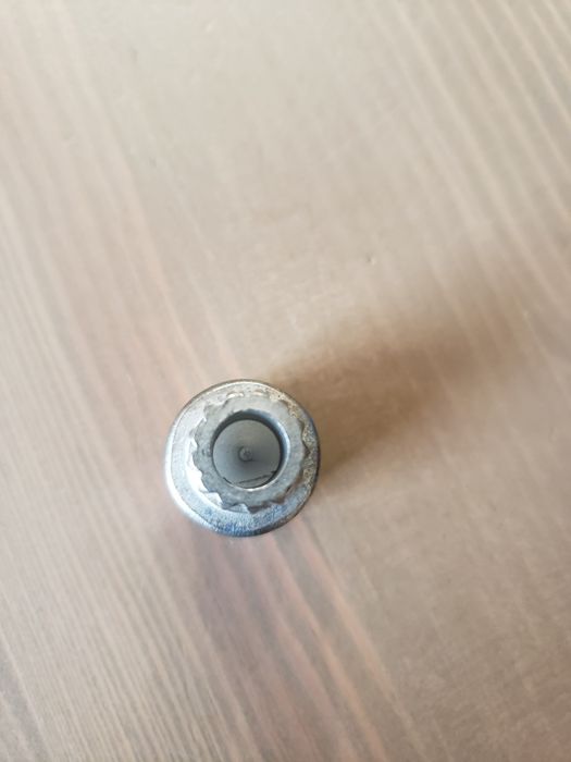 Секретен болт ключ за BMW E46, E90 и др.