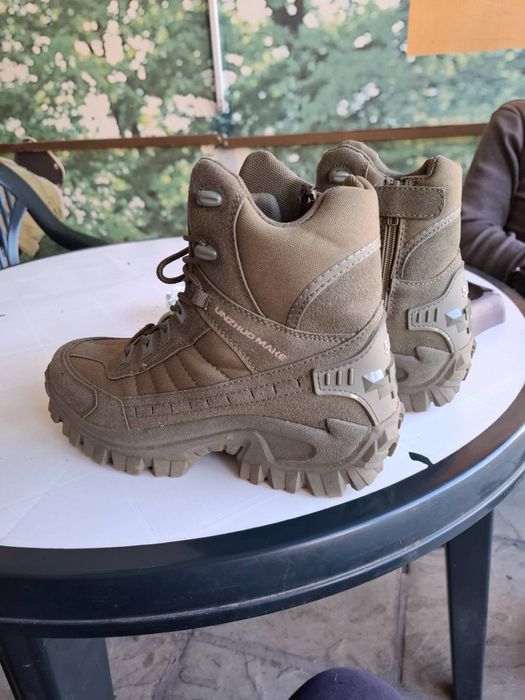 Обувки боти за гората