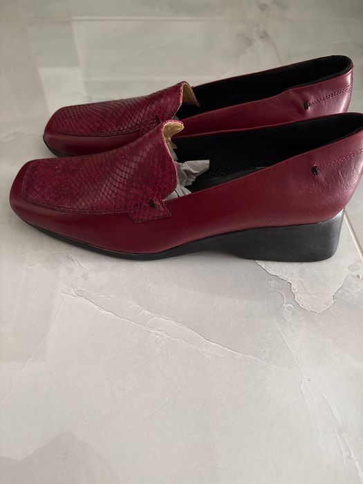 Елегантни дамски обувки от естествена кожа