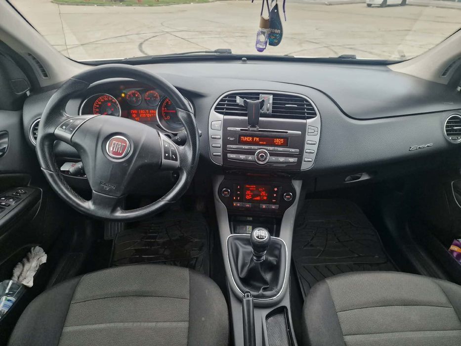 Vând Fiat bravo  din 2011