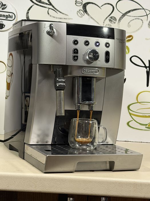 Кафемашина кафе автомат delonghi magnifica smart с гаранция