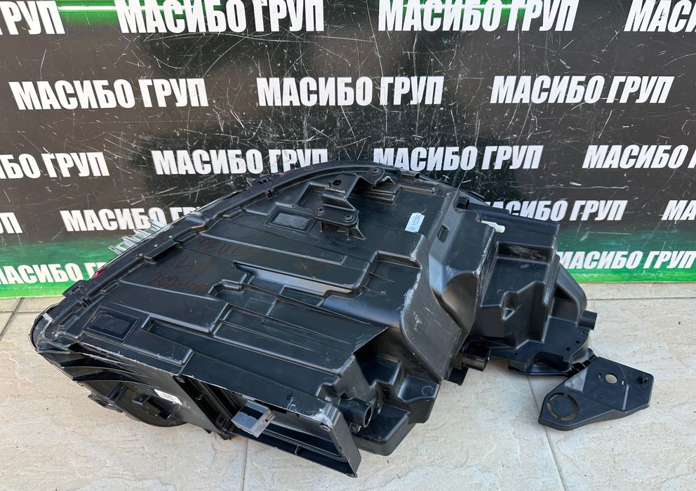 Фар far ляв фарове за Пежо 208 Peugeot 208