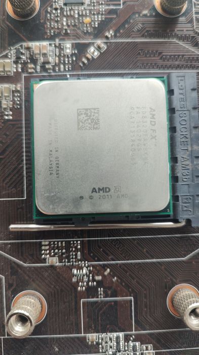 CPU AMD FX-8320 + Motherboard MSI 970A-G46 + răcire Thermaltake Contac Silent12
