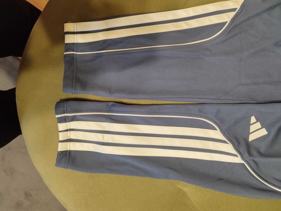 Пролетно летен оригинален екип на ADIDAS размер XL