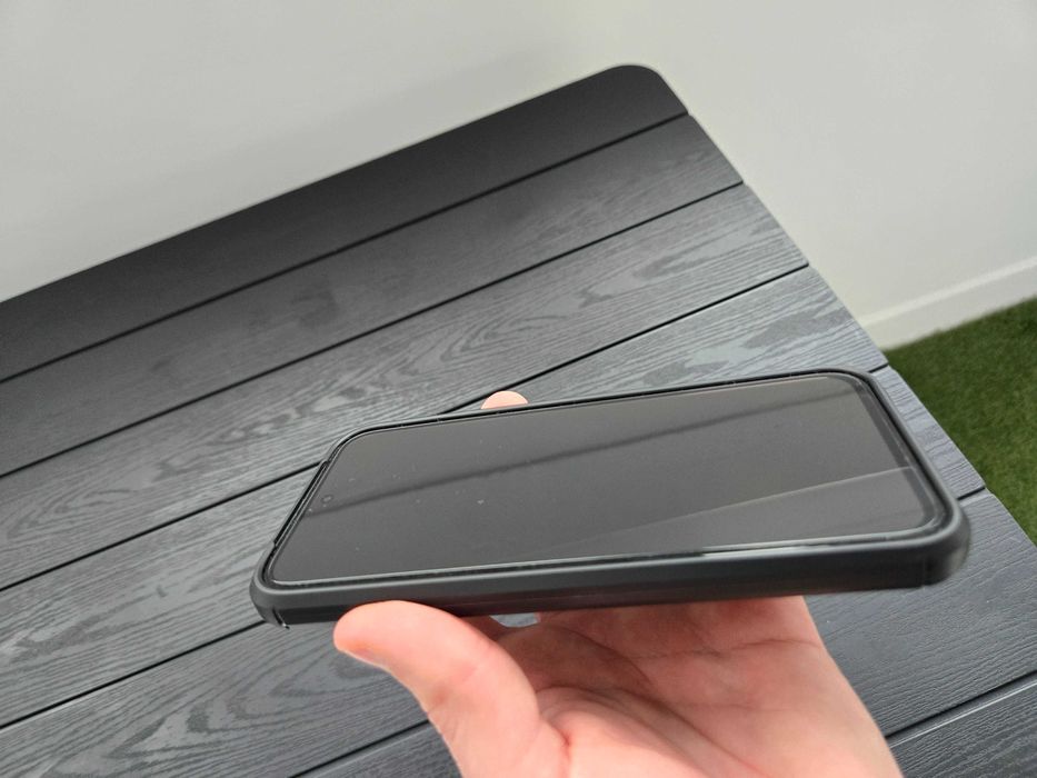 Pixel 8a negru aproape nou cu accesorii extra