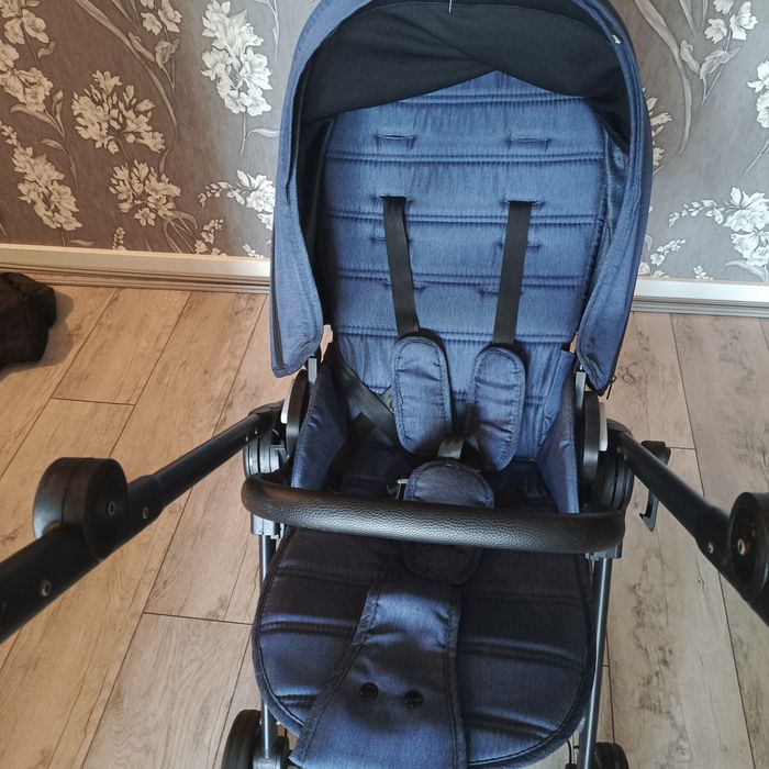 Продам детскую коляску MStar.