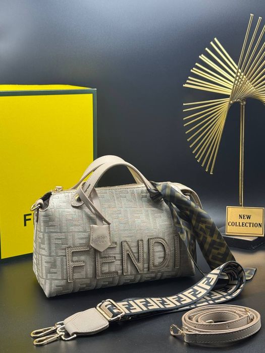 Стилна дамска чанта