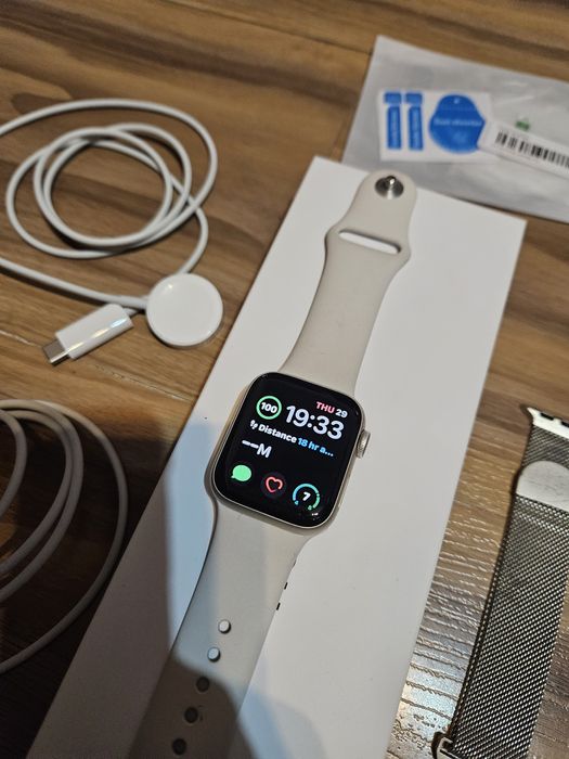 Apple watch SE (gen2) 40 mm Starlight