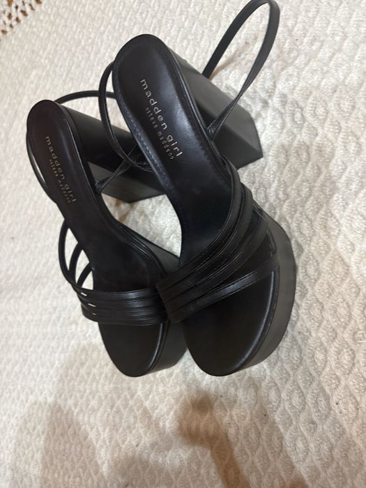 Високи обувки, нови