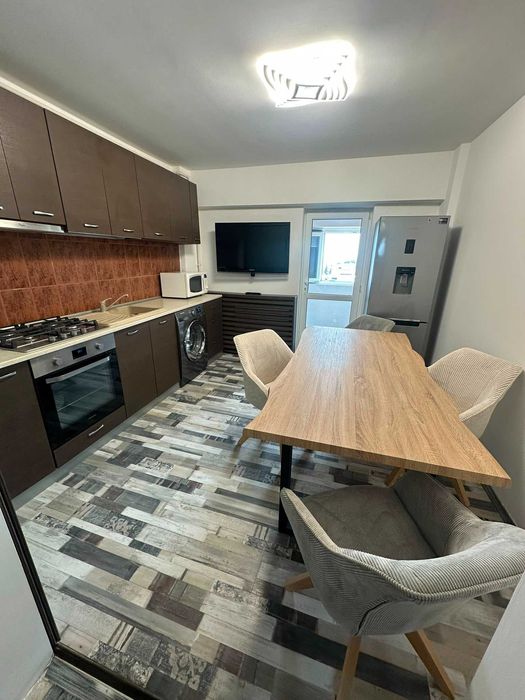 Proprietar-Vand apartament cu 3 camere Buhuși, str.1 mai
