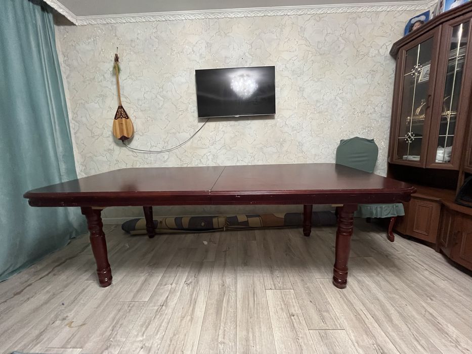 Стол в хорошем состоянии