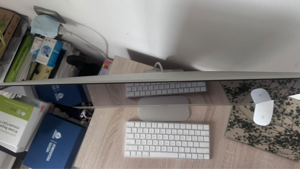 iMac 21.5” (2019)