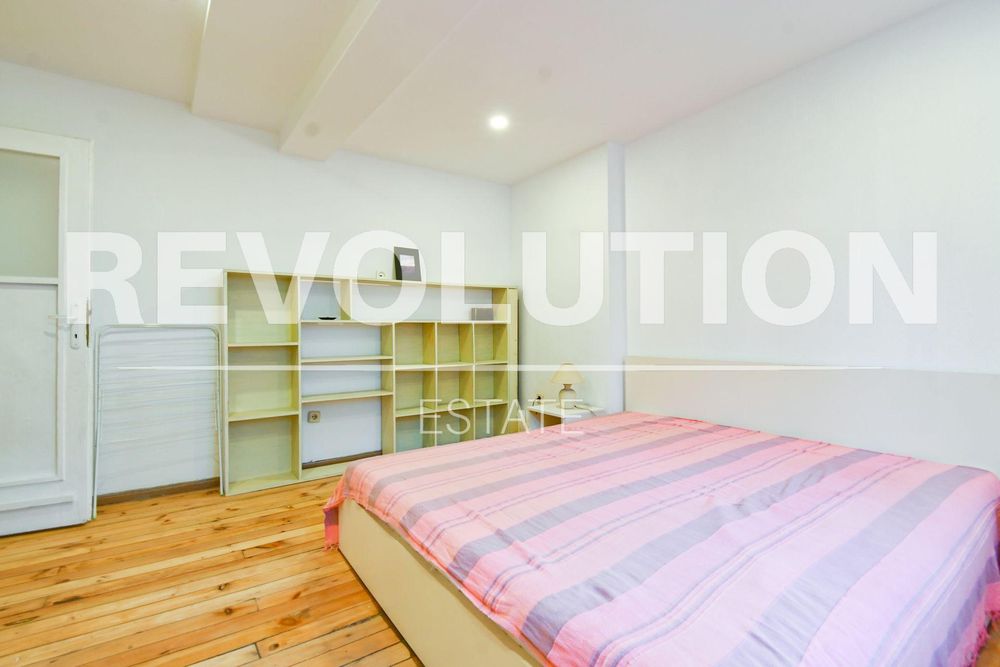 Дава се под наем Тристаен апартамент в София, Център - 95 кв.м за 588 € - Снимка #7