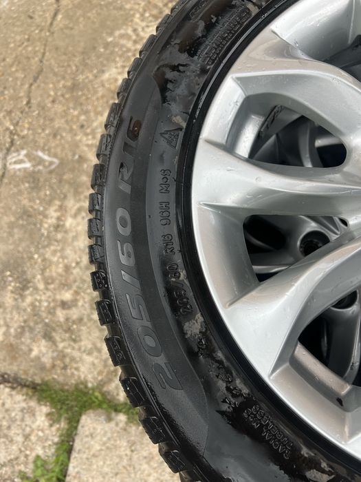 Vând Jante cu cauciucuri Mazda 3