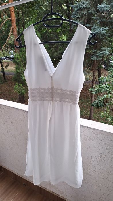 Бяла официална рокля S