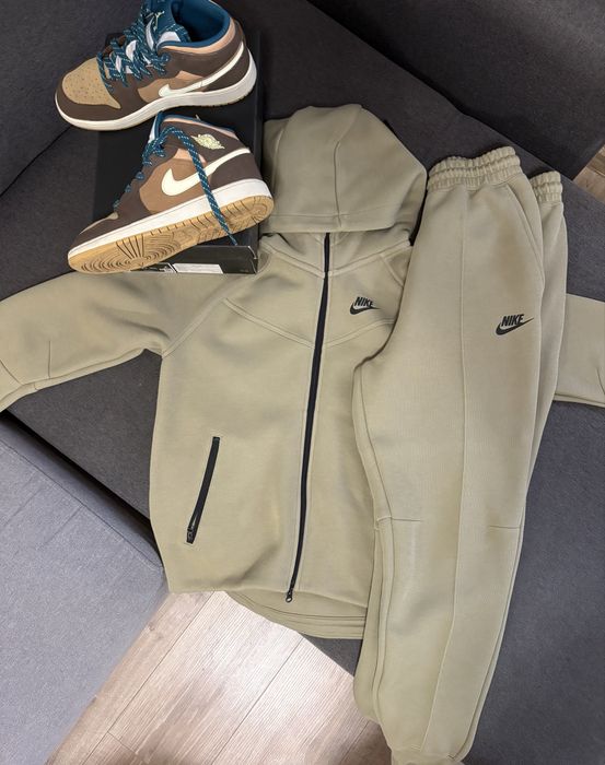 Комплект nike tech fleece и Air jordan 1