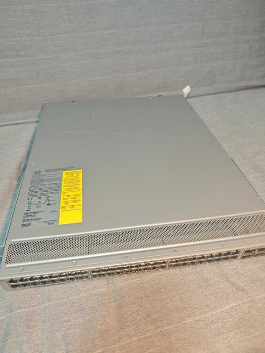 Switch Cisco NEXUS N9K-C93108TC-EX 10G 40G 100G, 2.16 Tbps 48 porturi profesional business cloud