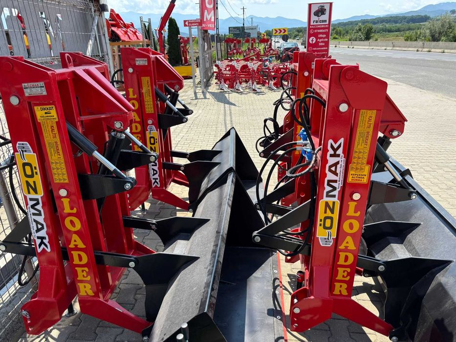 Incarcator atasabil in spatele tractorului