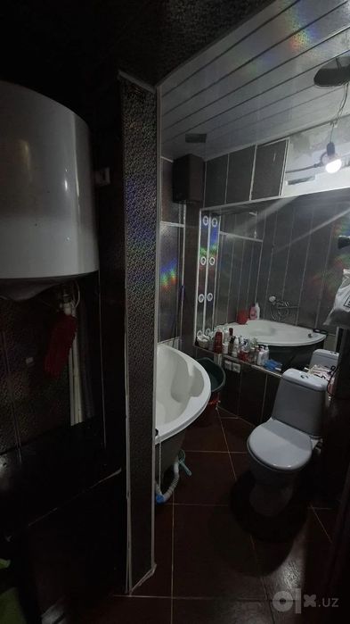 Урганч шахри марказида яшашга тайёр 2 хонали квартира уй жихозлари бил