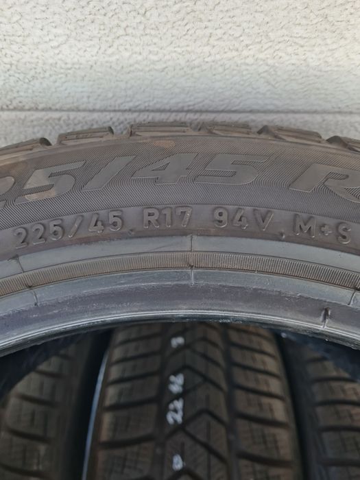Зимни гуми 4 броя Спорт П. PIRELLI SottoZero3 225 45 R17 205 50 R17 дот 2216