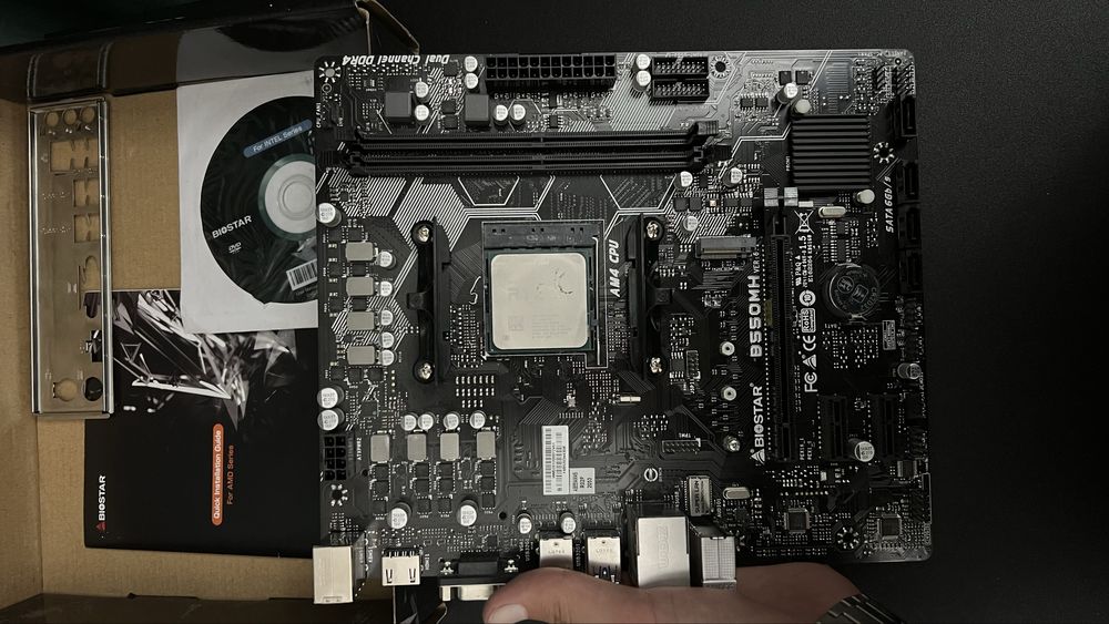 BIOSTAR B550 sotiladi