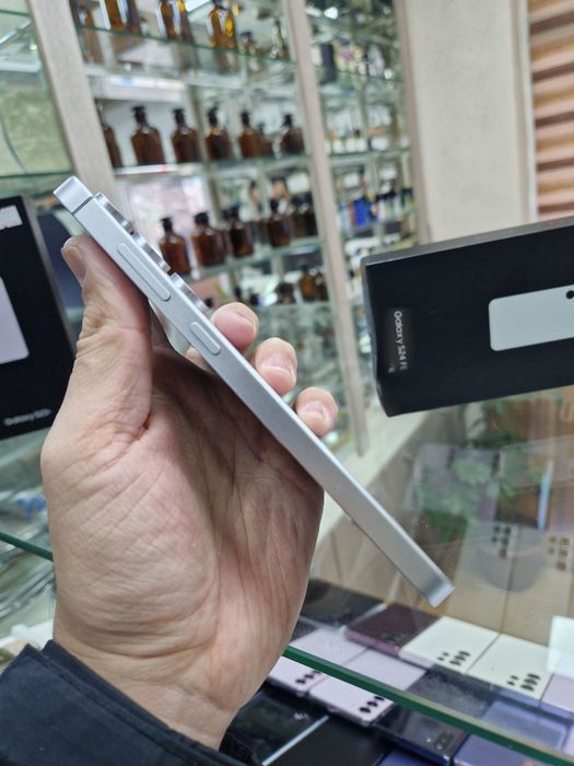 Samsung Samsung s24 Fe 8/128gb holati harxil