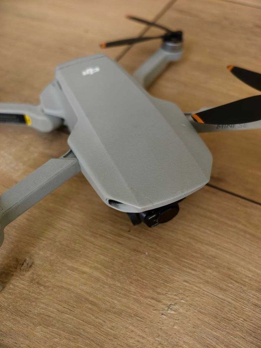 Дрон DJI Mini SE