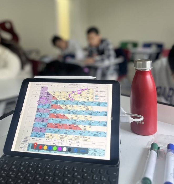 iPad Air 5 (M1) + Magic Keyboard