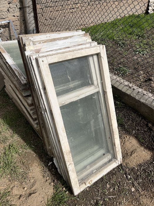 Продам оконные рамы/окна