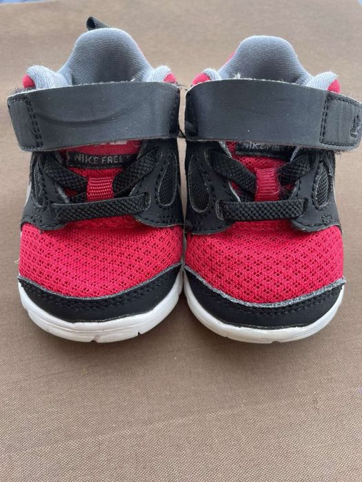 Маратонки Найк за момиче - номер 17