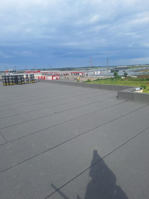 Hidroizolatie acoperis  blocuri , case , hale