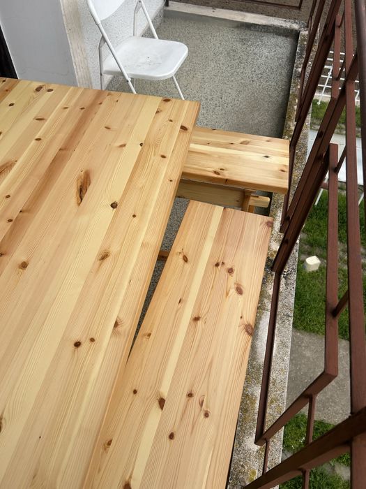 Масивна дървена маса с 2 пейки – нова, комплект