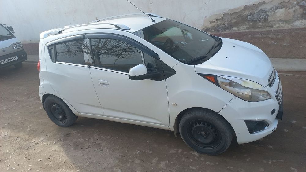 Продается Спарк 2014года 3-позиция есть газ