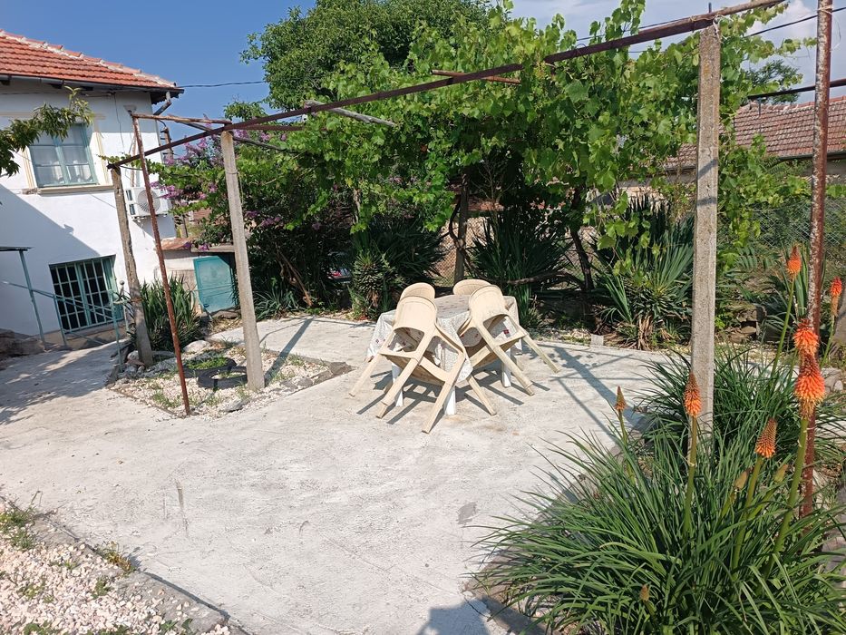 Вила в село Левка под наем