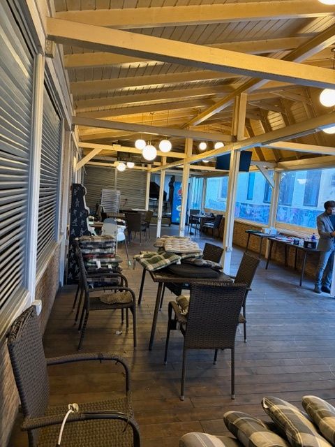 Foișor/terasă restaurant din lemn și termopan
