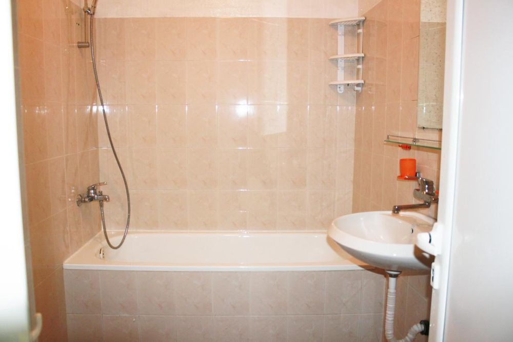 Дава се под наем Тристаен апартамент в София, Света Троица - 82 кв.м за 615 € - Снимка #8