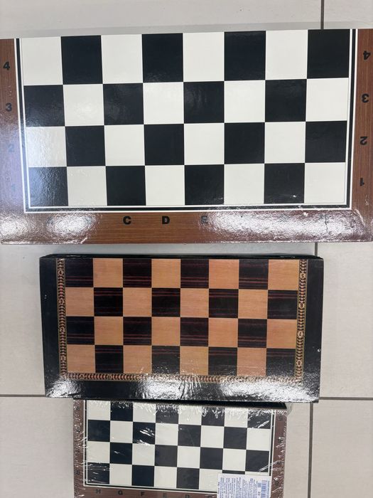 Joc de sah si table