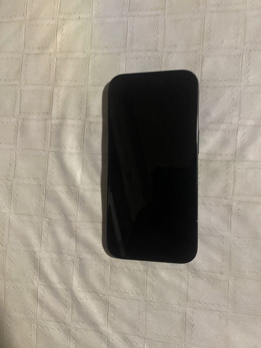 IPhone16 întreținut foarte bine bateria 100% 144 de cicluri de incarca