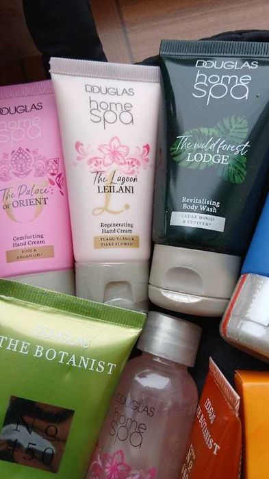 Set Douglas Spa si geanta de cosmetice Douglas
