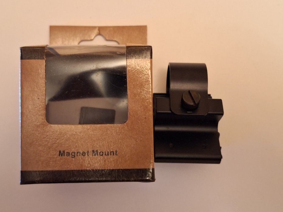 Магнитна стойка за фенер на оръжие ( с 3 магнита) Диаметър 25-30мм