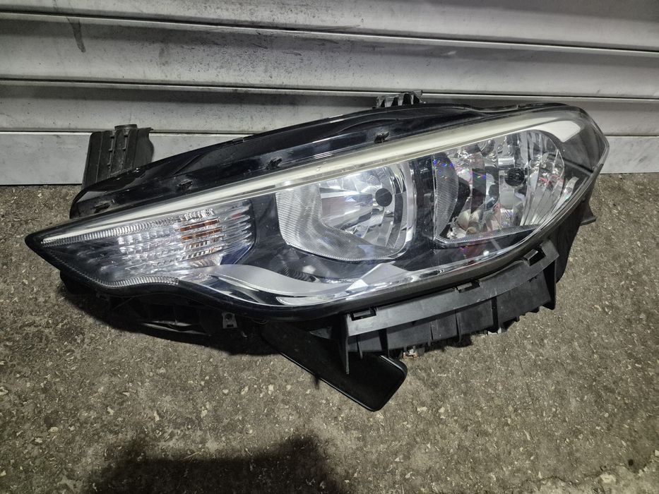 Ляв фар Fiat Tipo Фиат Типо фарове