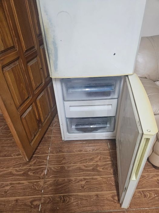Продам холодильник