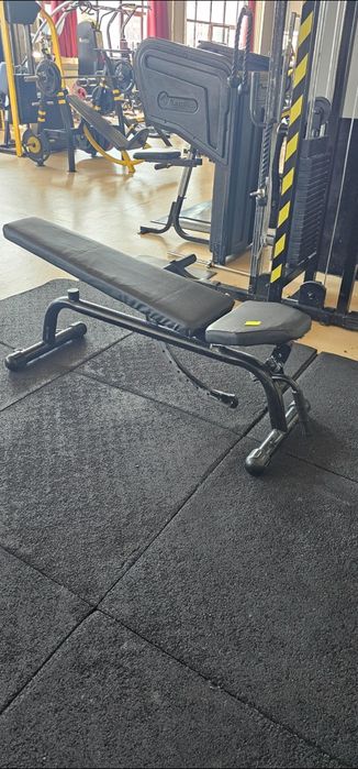 Aparate fitness profesionale , presa piept ,presa picioare la 45, banci piept