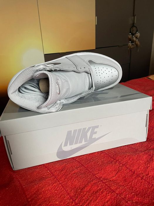 Air Jordan retro 1 High OG , jordan retro 5 “Burgundy” ,