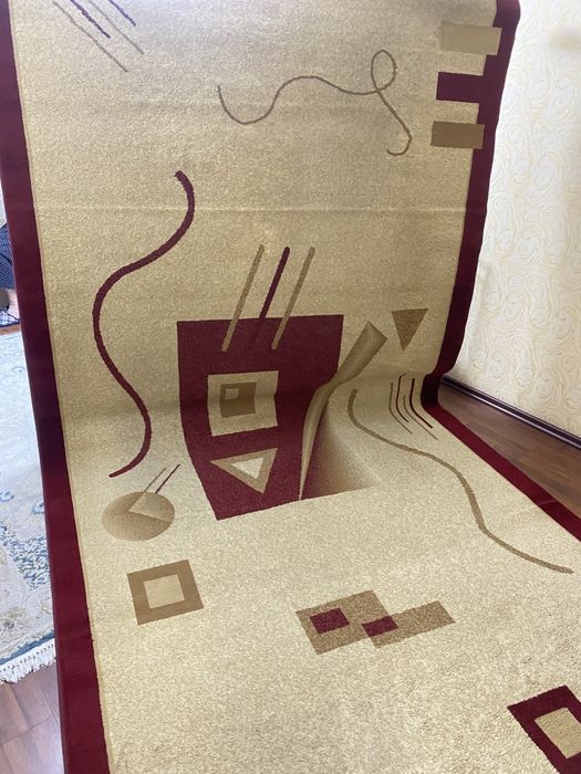 Продам  ковёр  б/у,  договорная