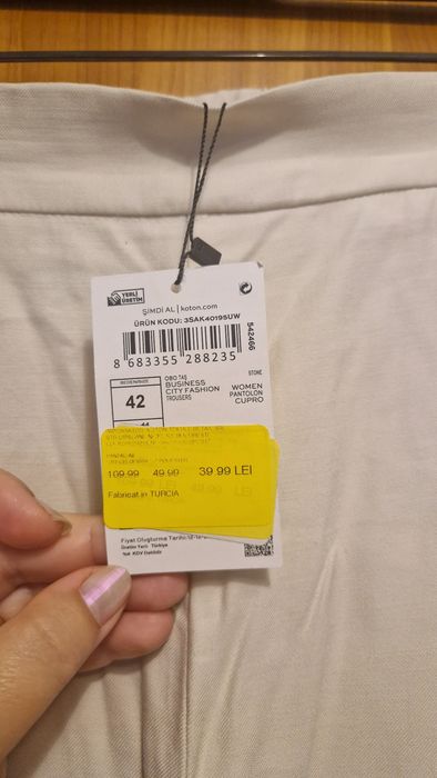 Pantaloni mas. 42, Koton