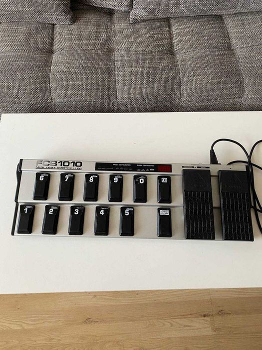 BEHRINGER FCB1010 Midi Footswitch / Футсуич