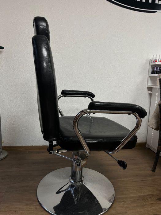 Стол фризьорски/бръснарски